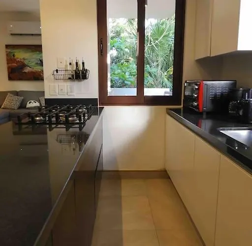 Aku-chic Newly Furbished Jungle Pool Apartamento *