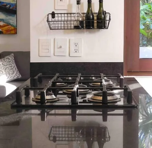 Aku-chic Newly Furbished Jungle Pool Apartamento